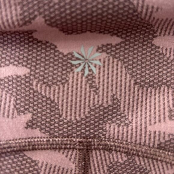 Athleta‎ Ultimate Stash Pocket Textured Camo Capri Leggings Size XXS - Picture 4 of 8